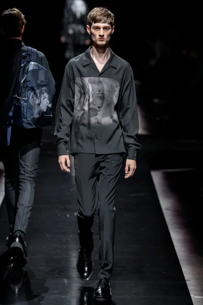 Look 38